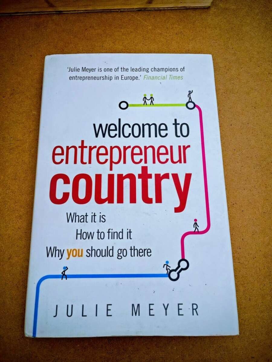 Welcome to entrepreneur country - Julie Meyer - Used book bargain