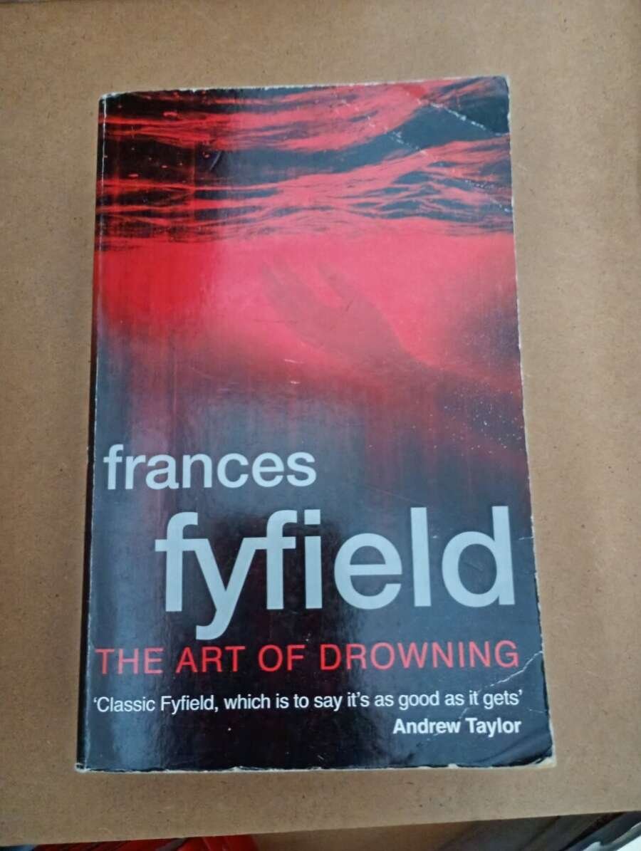 The Art of Drowning - Frances Fyfield - Thriller and drama bargain books