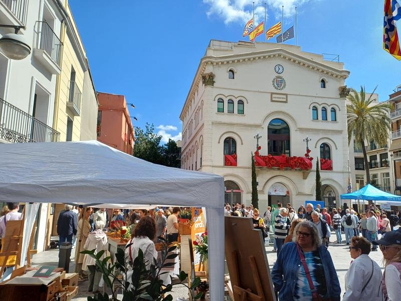 badalona the most beautiful streets fair of the year in catalonia